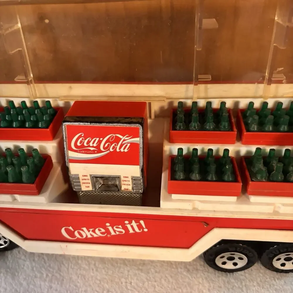Vintage 1980 Buddy L Coca Cola Mack Delivery Truck Coke Bottles Vending Machine